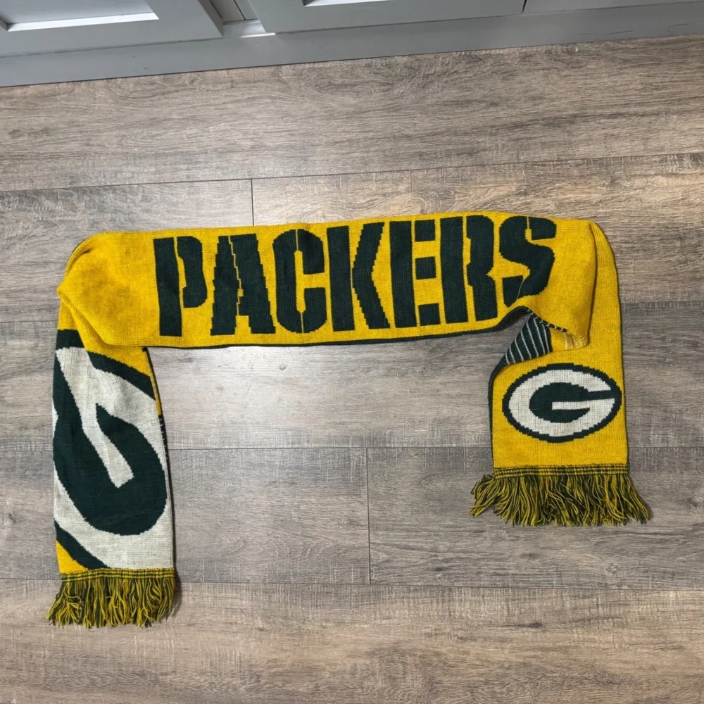 Green Bay Packers NFL‎ Winter Knit Scarf Team Logo Fringe Yellow Green